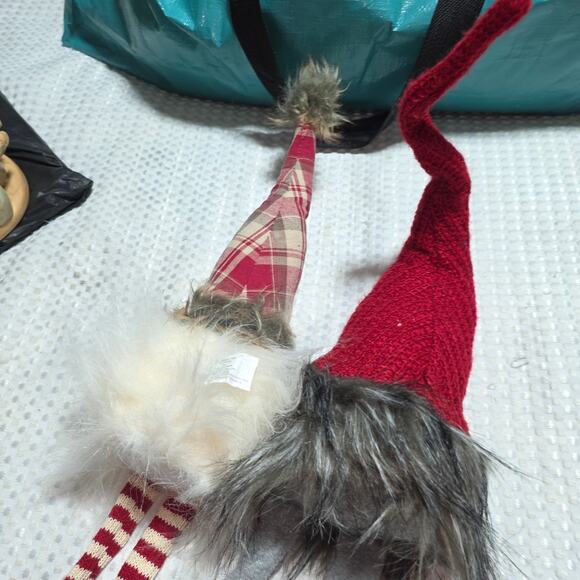 CHRISTMAS PLUSH SET OF 2 CHRISTMAS GNOMES SHELF SITTERS - Picture 5 of 6